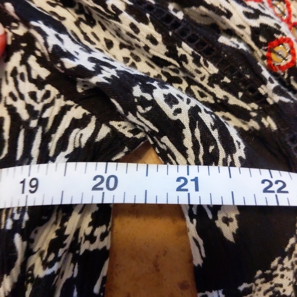 🔥Soft Surroundings Black White and Red Boho Tunic with Flare Sleeved Small - Picture 9 of 12